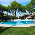 Relax And Fun By The Pool Apartamento Bibione