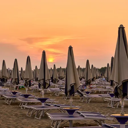 Relax And Fun By The Pool Bibione