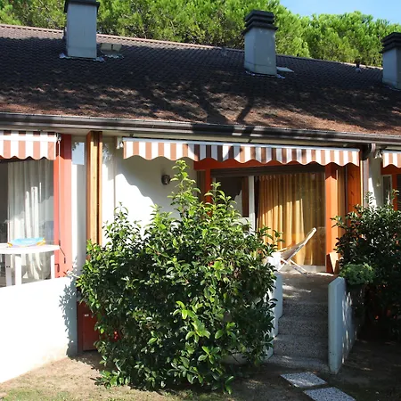 Relax And Fun By The Pool * Бібіоне