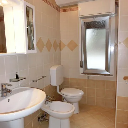 Relax And Fun By The Pool Апартаменти Бібіоне